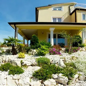 Tomic Porec