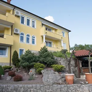 https://apartmani-bilic.primorje-gorskikotar.com